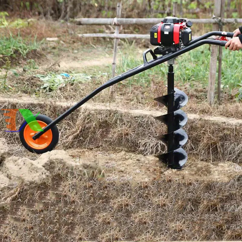 Cận cảnh mũi khoan hợp kim bền bỉ của máy đào hố trồng cây chuyên dụng