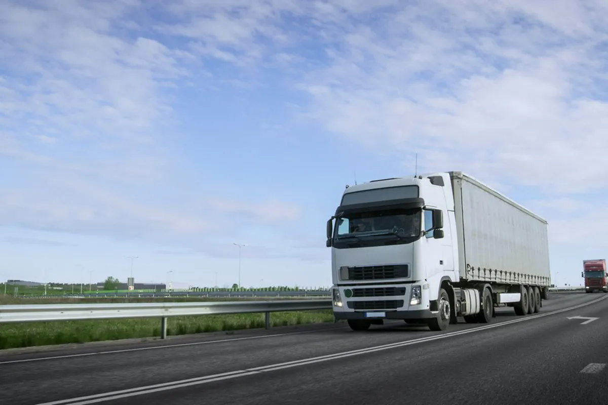 lưu ý khi lái xe đầu kéo