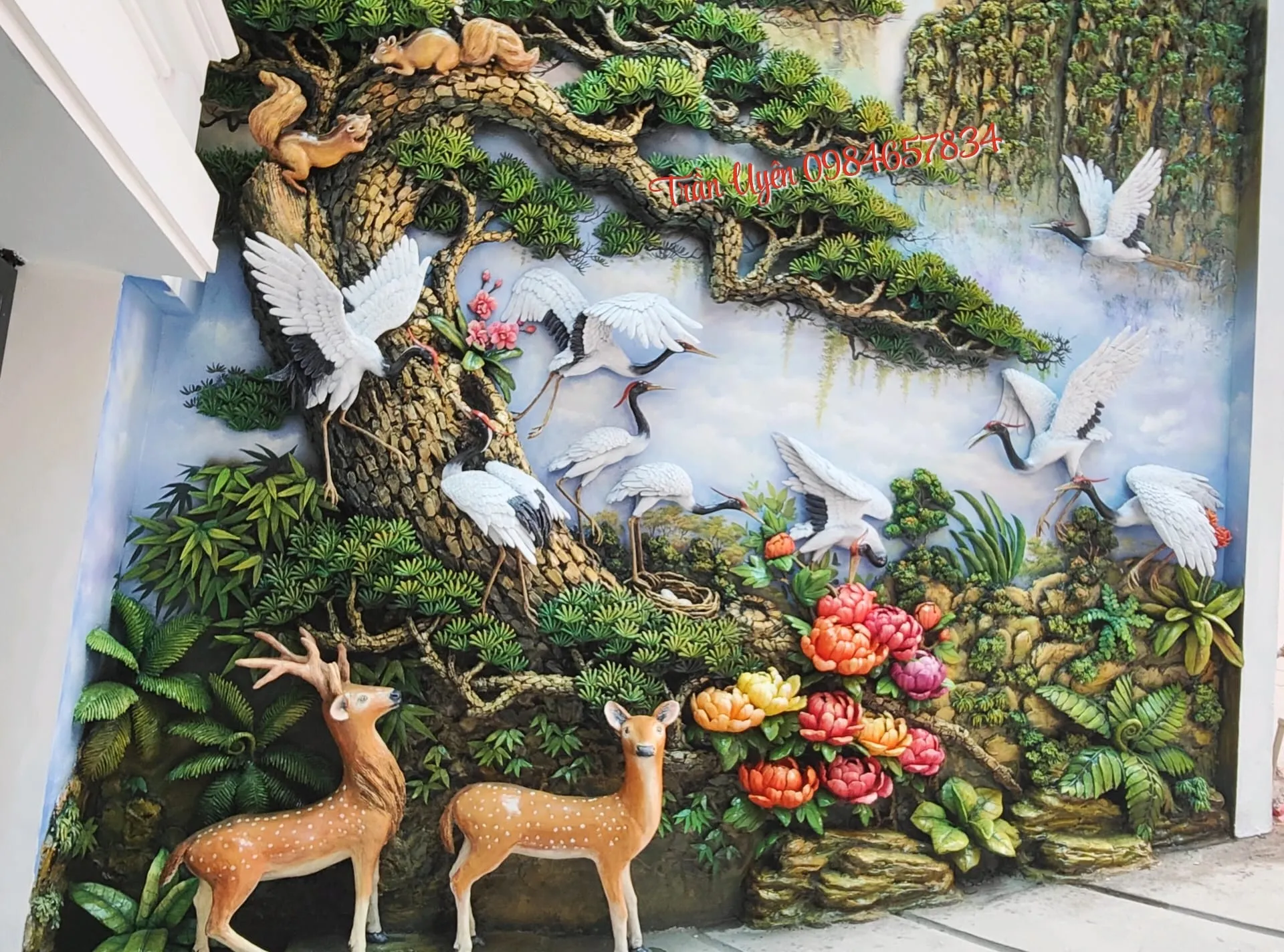 Mẫu phù điêu xi măng hiện đại kết hợp màu sắc