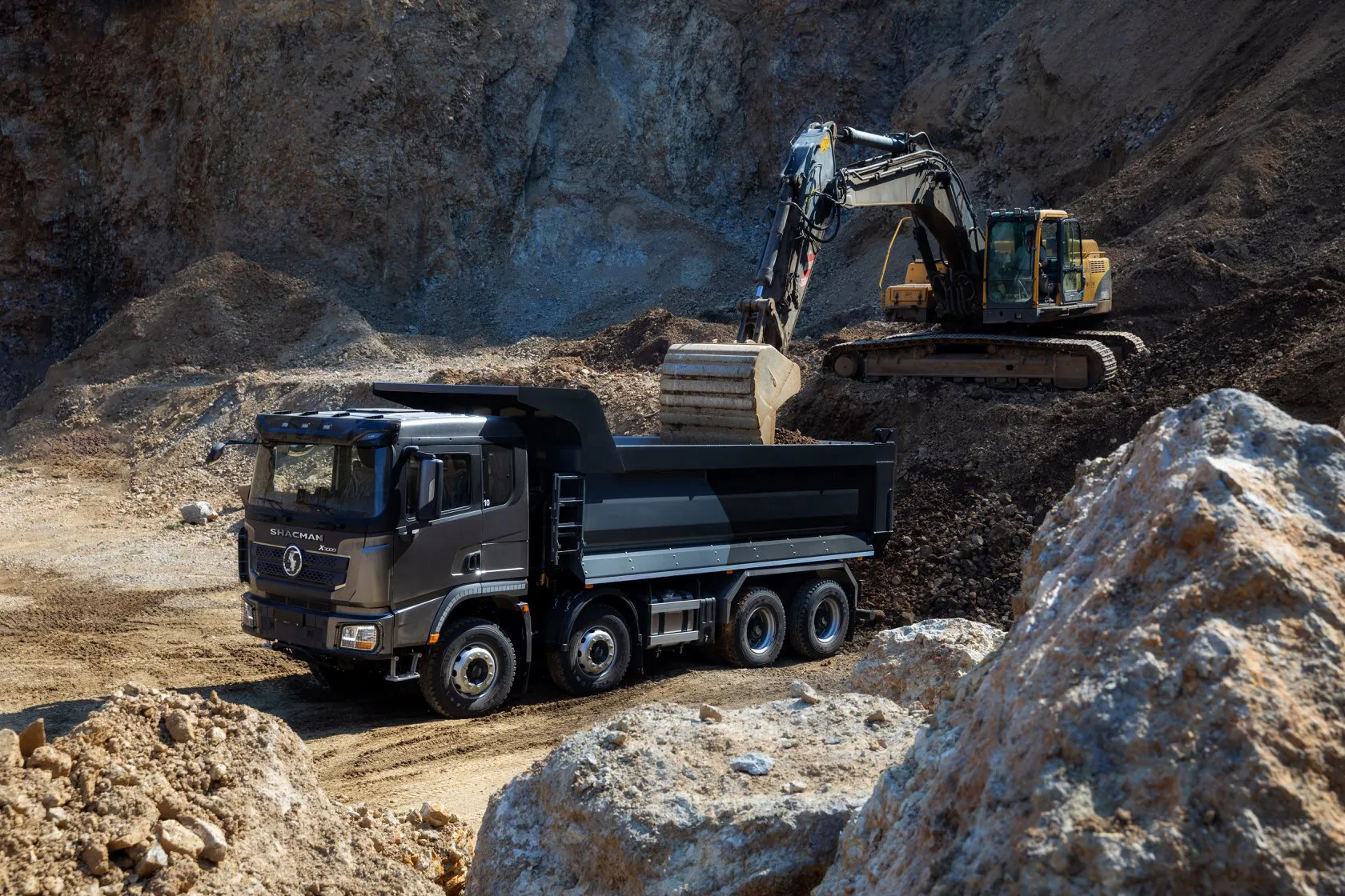 Động cơ Weichai tiết kiệm nhiên liệu trên xe ben Shacman 4 chân