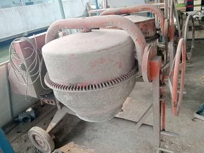 Máy trộn bê tông tại TP. Thủ Đức - Kiểm tra động cơ 2.2kW trước khi bàn giao