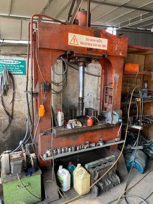 Máy ép thủy lực 1.5 tấn ty 90