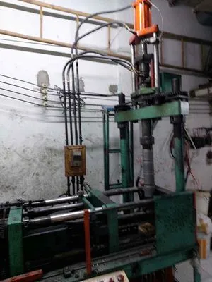 Máy ép thủy lực tự động