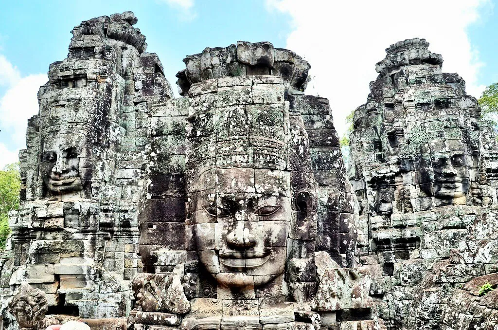 Tượng Phật tại đền Angkor Thom thể hiện trình độ điêu khắc tinh xảo thời cổ đại