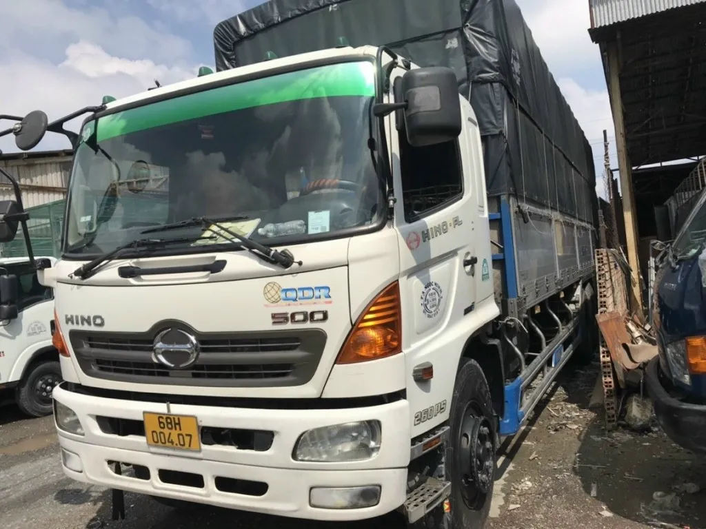 Dòng máy cơ 15 tấn đời 2011 vẫn là lựa chọn hàng đầu cho việc san lấp nền