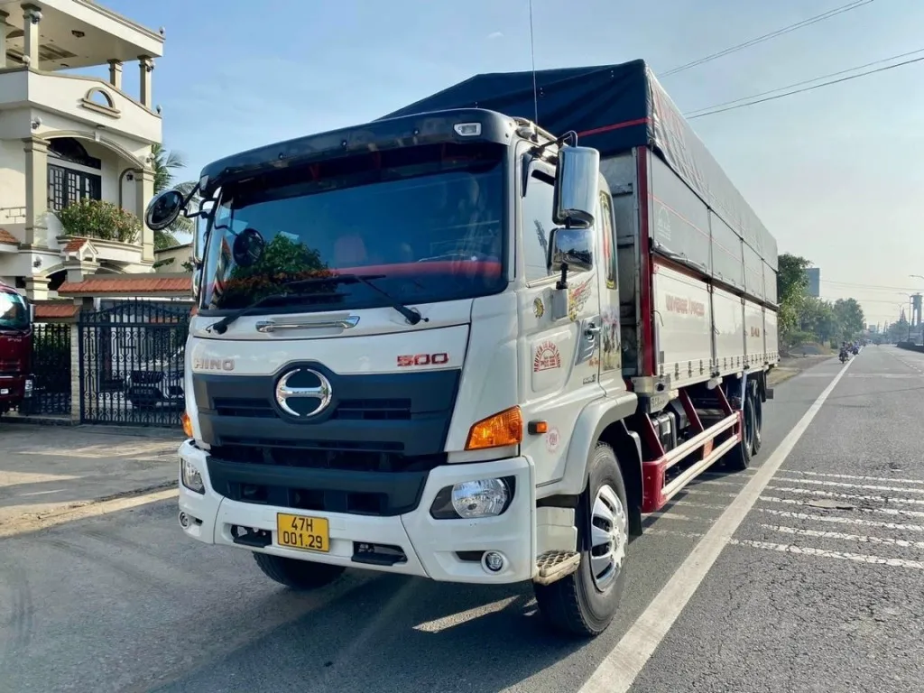 Thị trường mua bán xe ben 15 tấn cũ năm 2026 diễn ra sôi động tại khu vực phía Nam