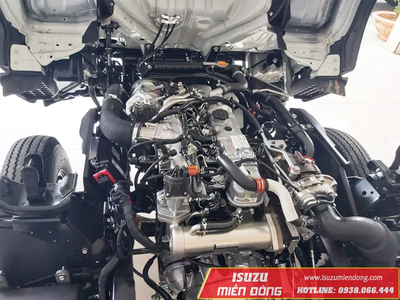 Khung gầm và hệ thống truyền động thép siêu cường của Isuzu QKR 270
