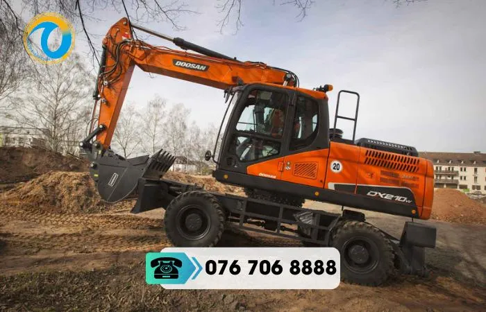 Máy xúc Doosan DX225LC-5 tại công trường