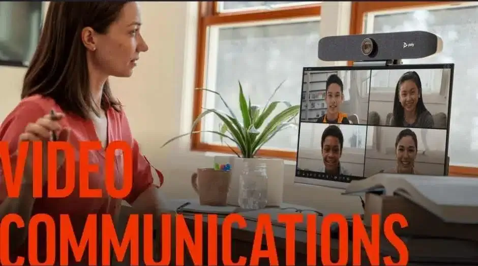 Trạm máy tính điều khiển trung tâm kết hợp camera hội nghị hiện đại