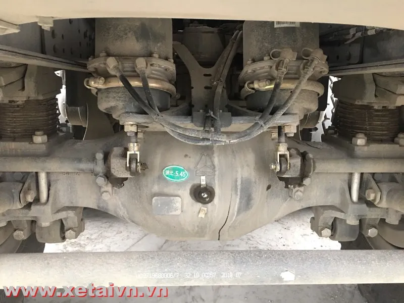 Cầu dầu visai đúc nguyên khối CNHTC