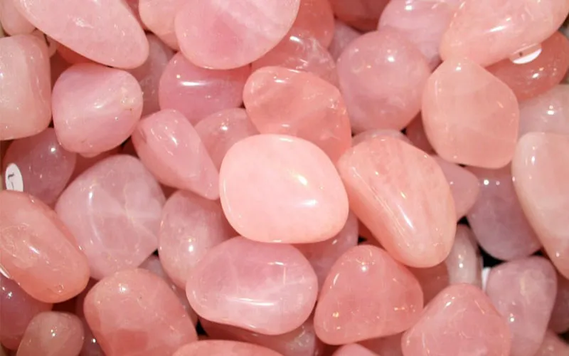 Đá thạch anh hồng - Giải pháp phong thủy giúp cân bằng năng lượng cho nền móng công trình