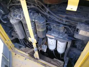 Máy xúc Komatsu PC1250 phối hợp xe ben tại mỏ