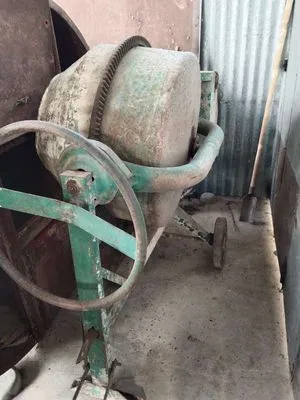 Máy trộn bê tông nửa bao 2HP - Giải pháp siêu tiết kiệm cho thợ thi công ốp lát