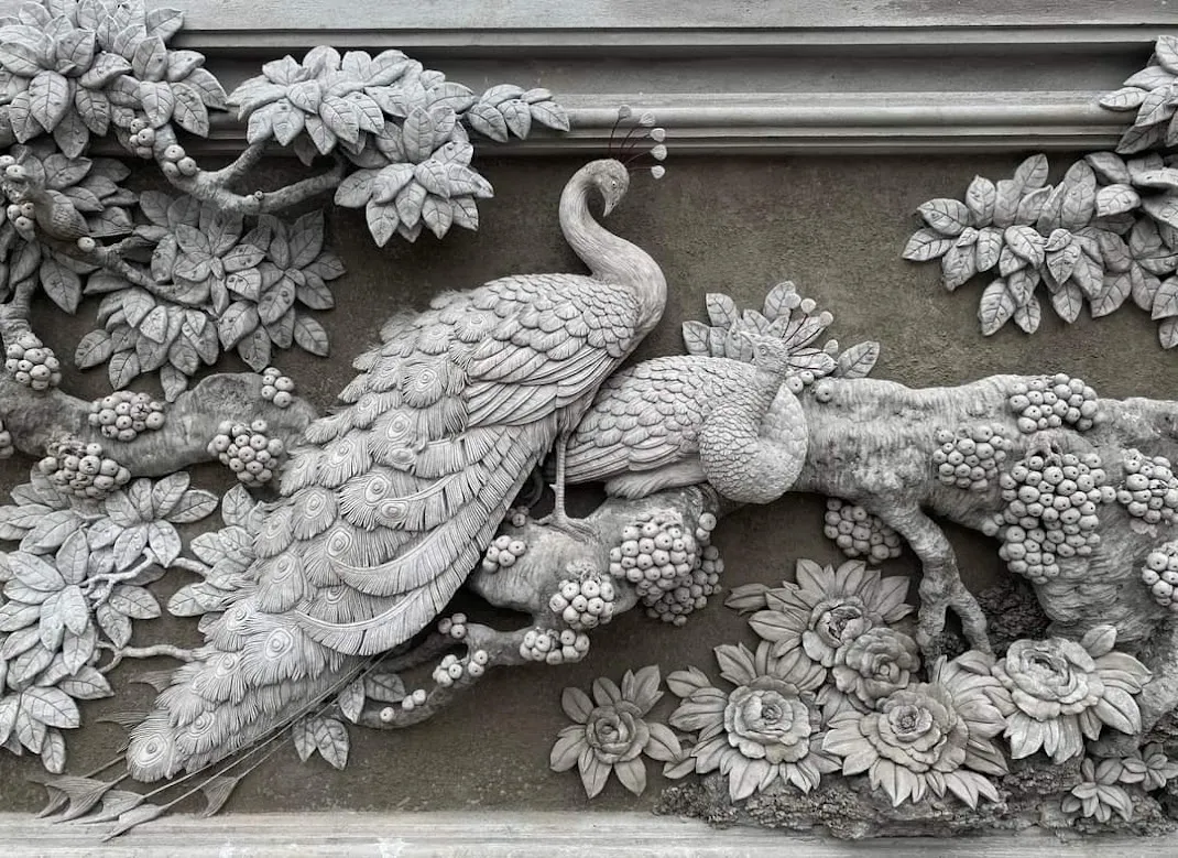 Mẫu tranh xi măng đắp nổi mang hơi thở hiện đại