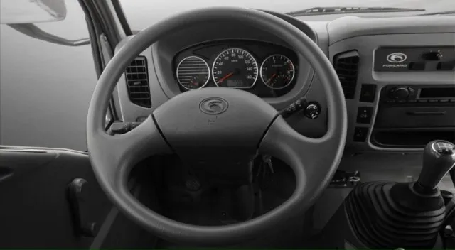 Nội thất thiết kế hiện đại bên trong cabin xe ben thaco 2 tấn