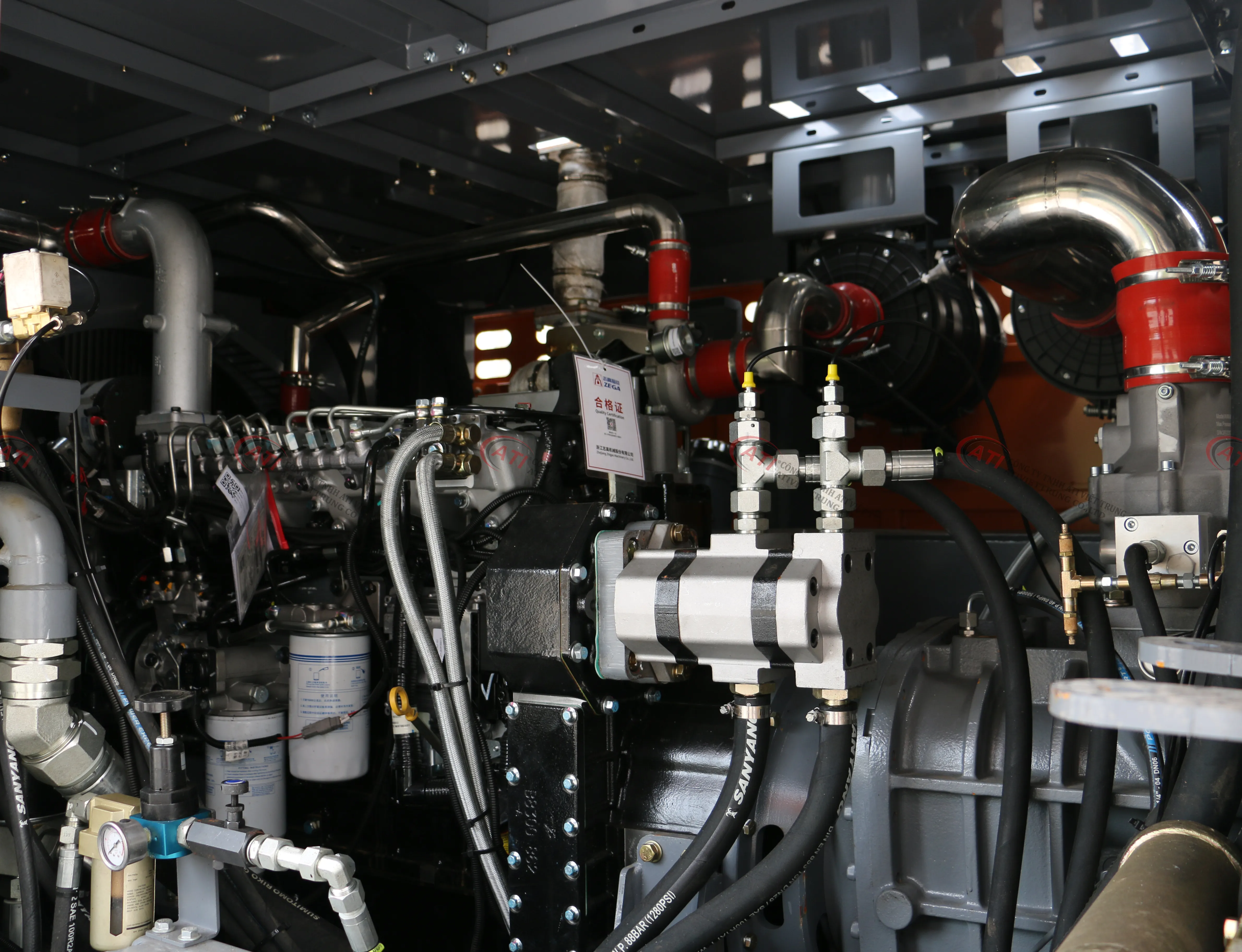 Bộ phận xích và khung gầm chịu lực máy khoan đá