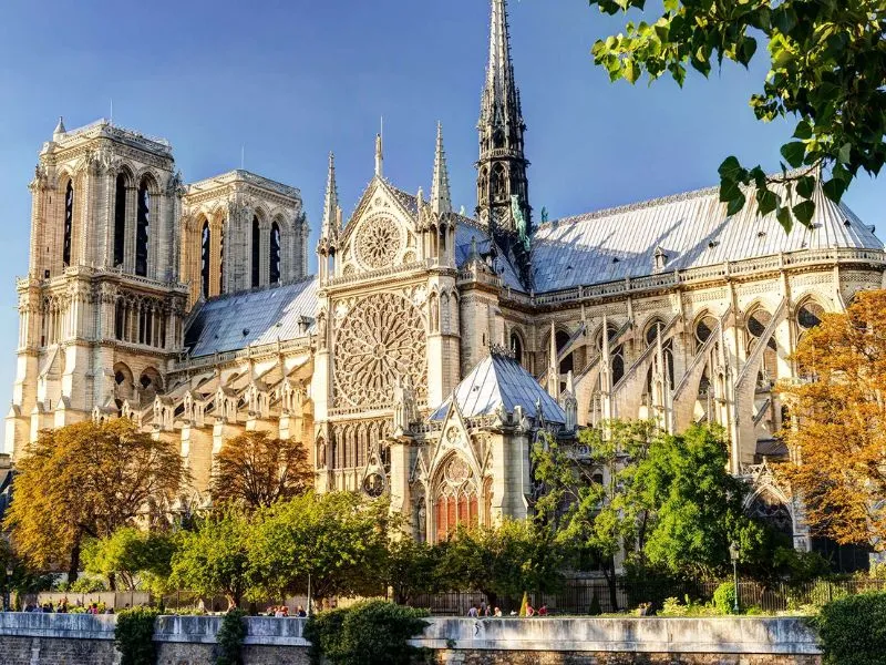 Kiến trúc nổi tiếng thế giới - Nhà thờ Đức Bà Paris là một trong những công trình kiến trúc Gothic nổi tiếng nhất thế giới