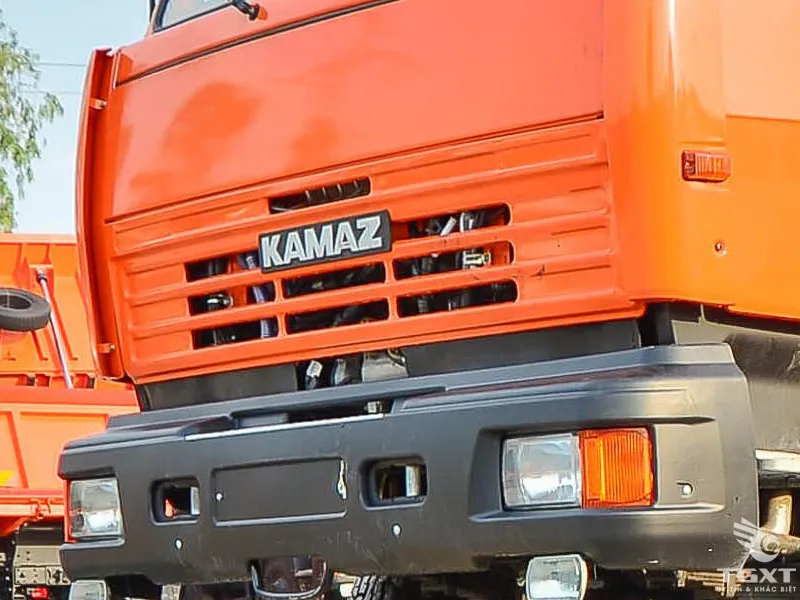 Hệ thống lưới tản nhiệt xe ben Kamaz giúp làm mát động cơ tối ưu