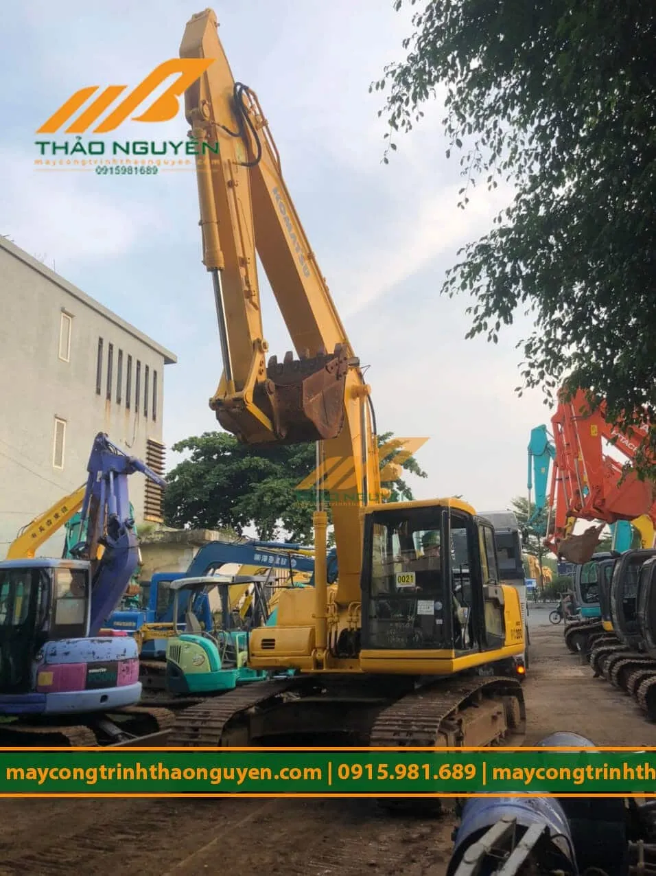 Máy xúc Komatsu PC200-6E đường búa nguyên bản - ghế lái và tay điều khiển