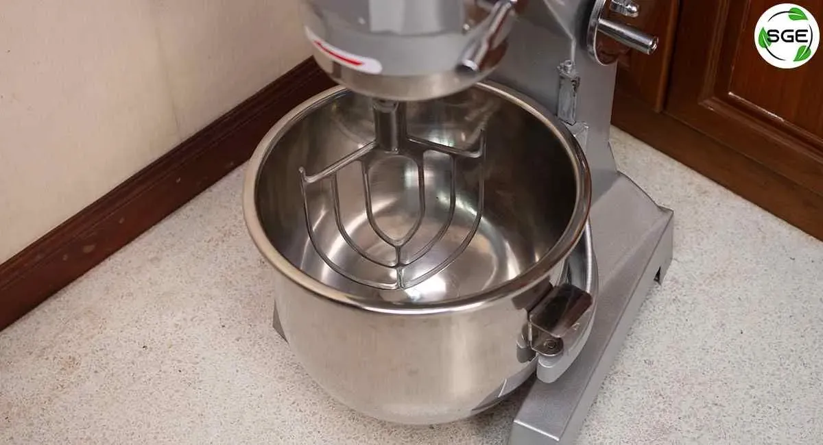 Hình ảnh quá trình nhào bột thực tế của dòng EM-ECO-30