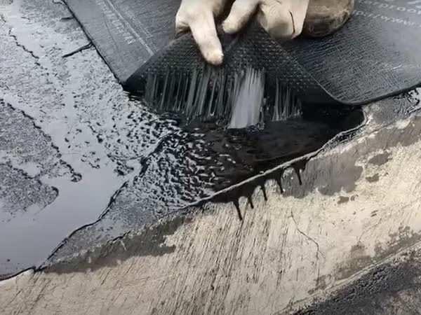 Nhựa đường cực bám dính với miếng dáng bitum