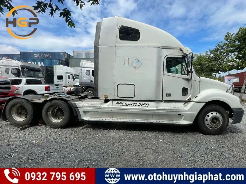 Hệ thống xe đầu kéo Mỹ Freightliner Cascadia 2 giường đời cũ siêu đẹp đạt tiêu chuẩn thu mua cao