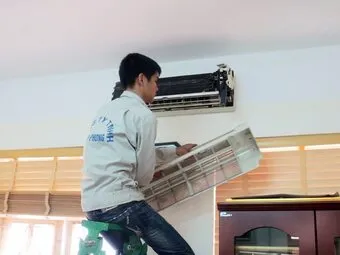 Đội ngũ kỹ thuật viên SANY phục vụ tận tâm 24/7