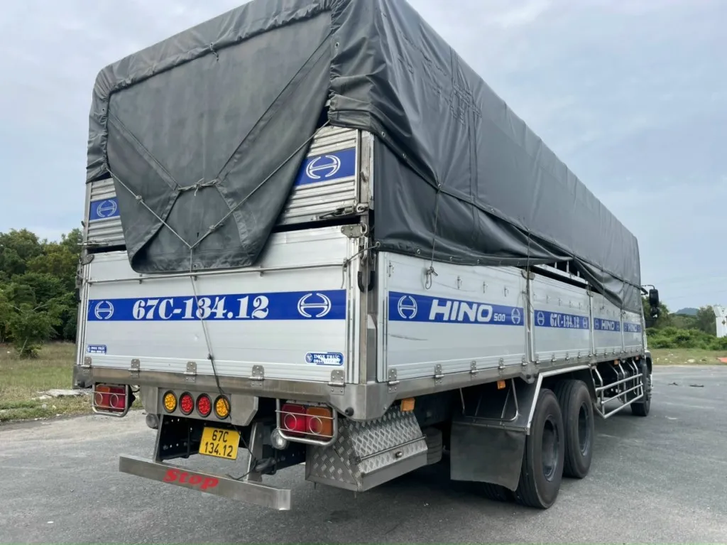 Cận cảnh quy cách đóng thùng xe ben 15 tấn bền bỉ chống va đập từ đá hộc