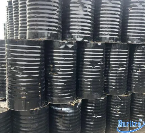 Một phuy nhựa đường thông thường có trọng lượng tịnh khoảng 180