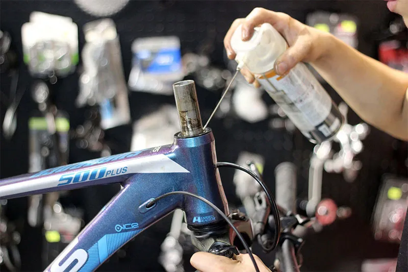 Vệ sinh và tra dầu mỡ cổ phớt