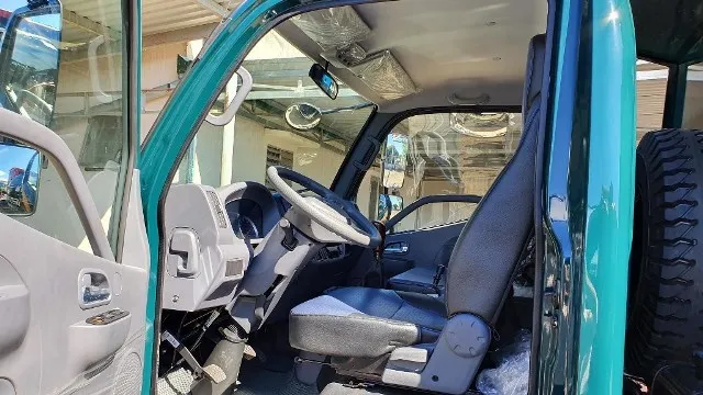 Bảng điều khiển trung tâm hiển thị thông số LCD hiện đại