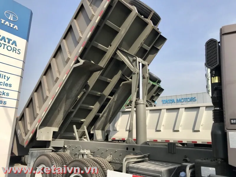 Xe ben Howo 3 chân Thùng Đúc