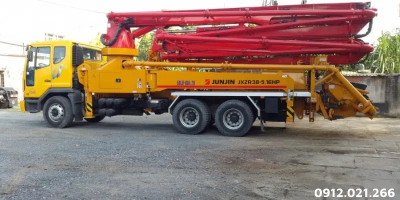 Xe bơm cần bê tông 38m