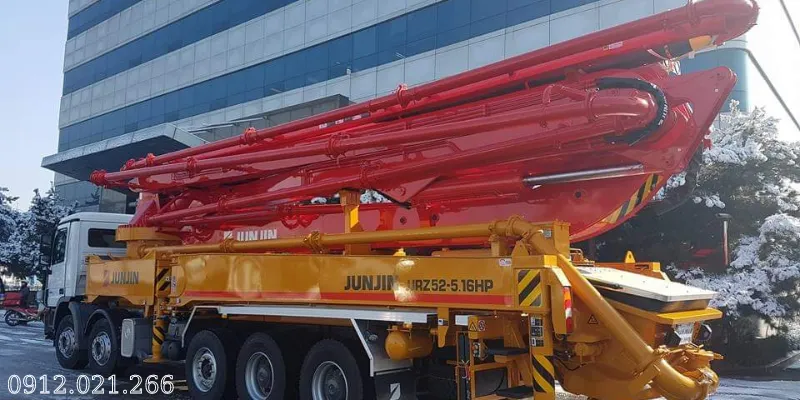 Táº¥t táº§n táº­t cÃ¡c Æ°u Ä'iá»ƒm vÆ°á»£t trá»™i cá»§a xe bÆ¡m cáº§n bÃª tÃ´ng 52m chiá»u cao vÆ°Æ¡n tá»'i Ä'a 52m