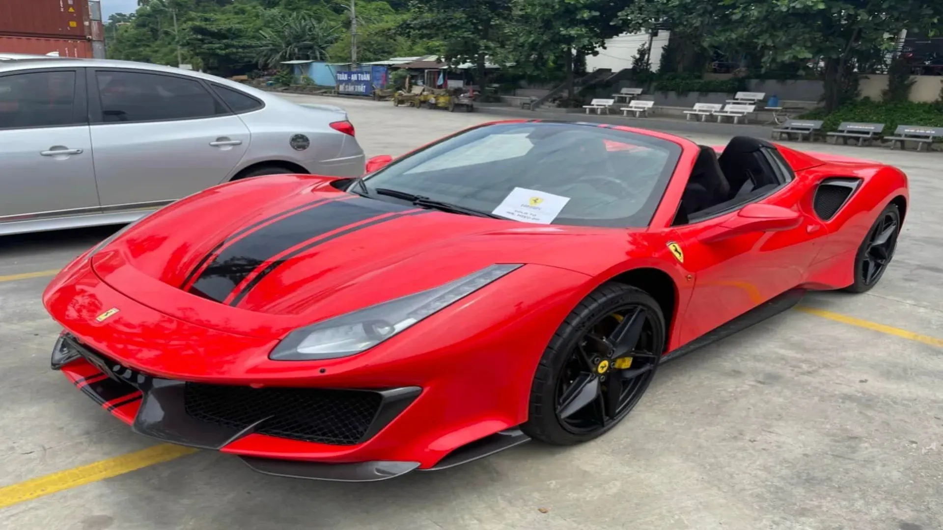 Giá xe Ferrari 488 Pista Spider