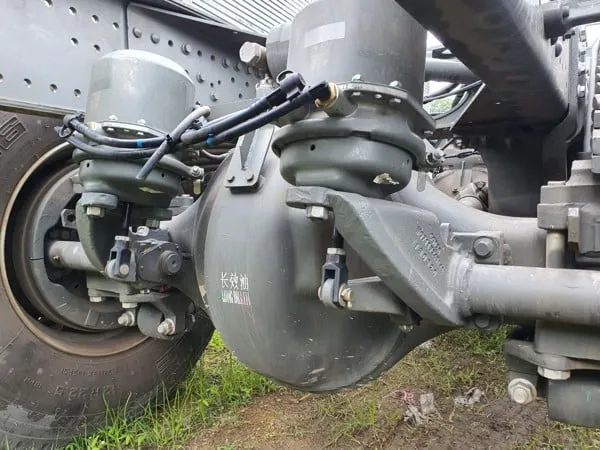 Nên tận tay kiểm tra động cơ và công suất máy của xe