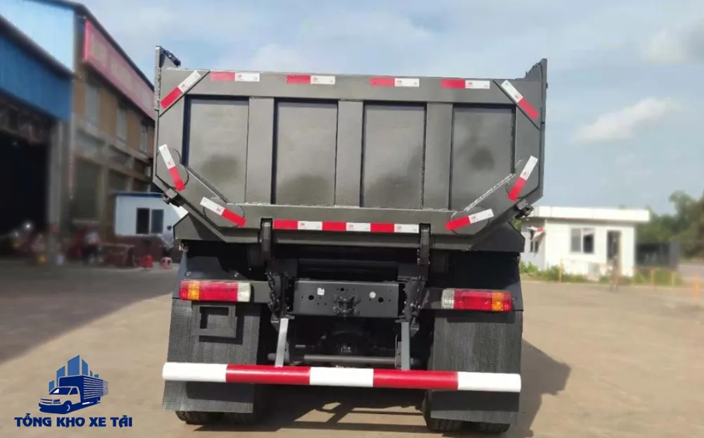 Ben Chenglong 4 chân thùng vát