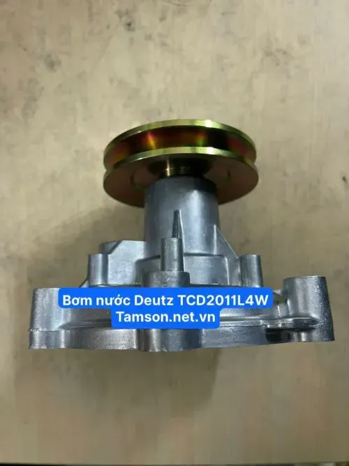 Cụm bơm nước Deutz TDC2011 phục vụ công tác thay thế định kỳ cho động cơ xe công trình