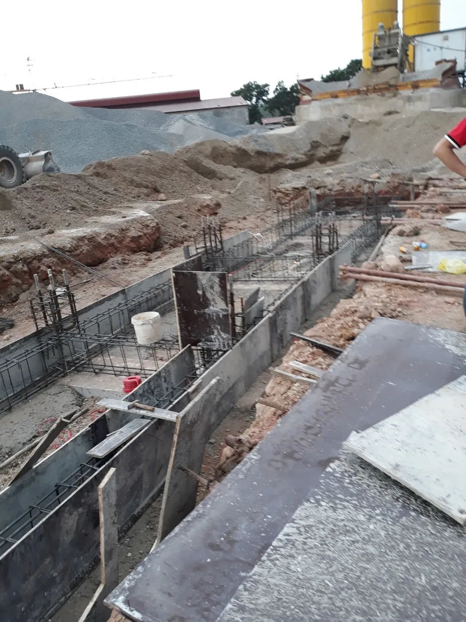 Công tác thi công móng trạm trộn bê tông đúng kỹ thuật