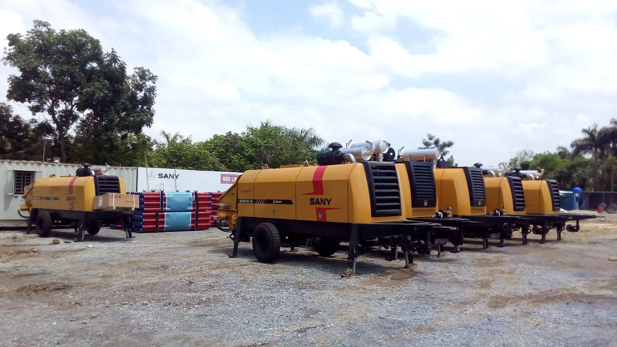 Máy bơm ngang SANY loại nhỏ 65m3 phù hợp các hẻm nhỏ đô thị