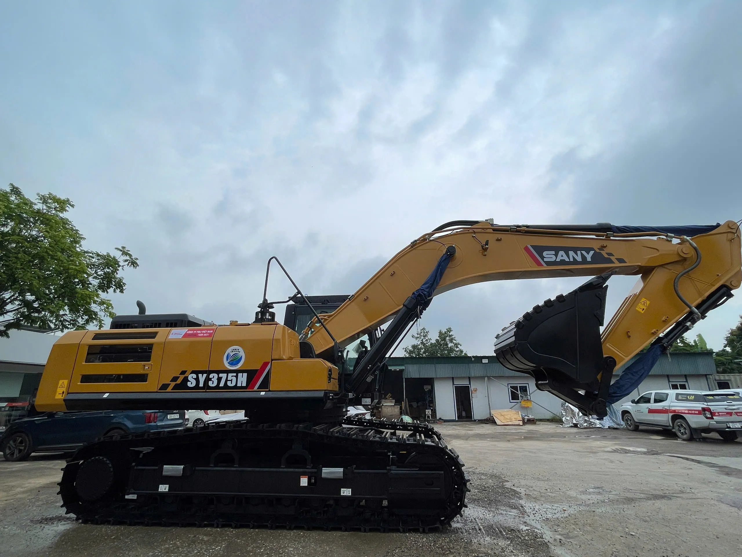 xe đào sany sy375h