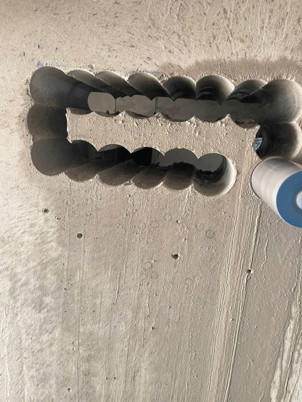 Khoan Cắt Bê Tông Tại Cầu Giấy: Dịch Vụ Chuyên Nghiệp