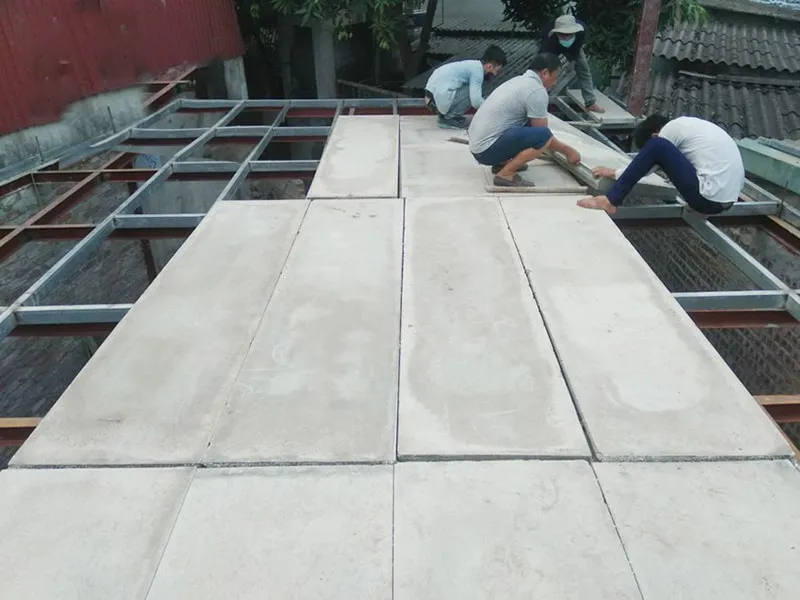 Thi công thực tế với tấm bê tông siêu nhẹ