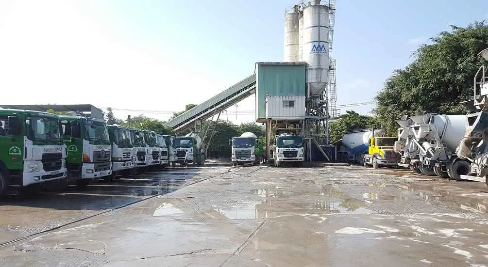Hình ảnh xe bồn chở bê tông tươi của Bê tông Mekong Xanh