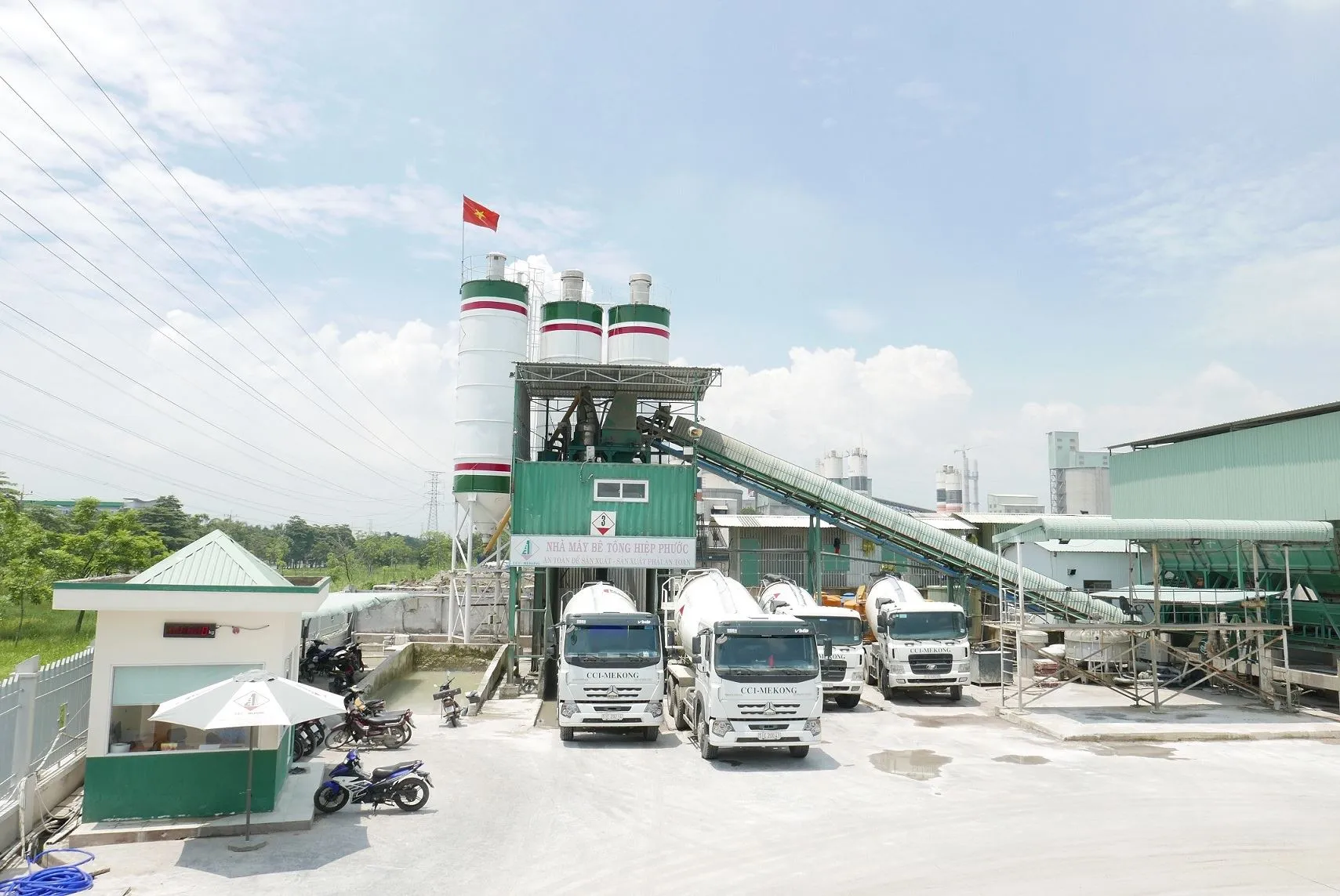 Hình ảnh minh họa ứng dụng bê tông tươi mác 300 trong các công trình xây dựng quy mô lớn