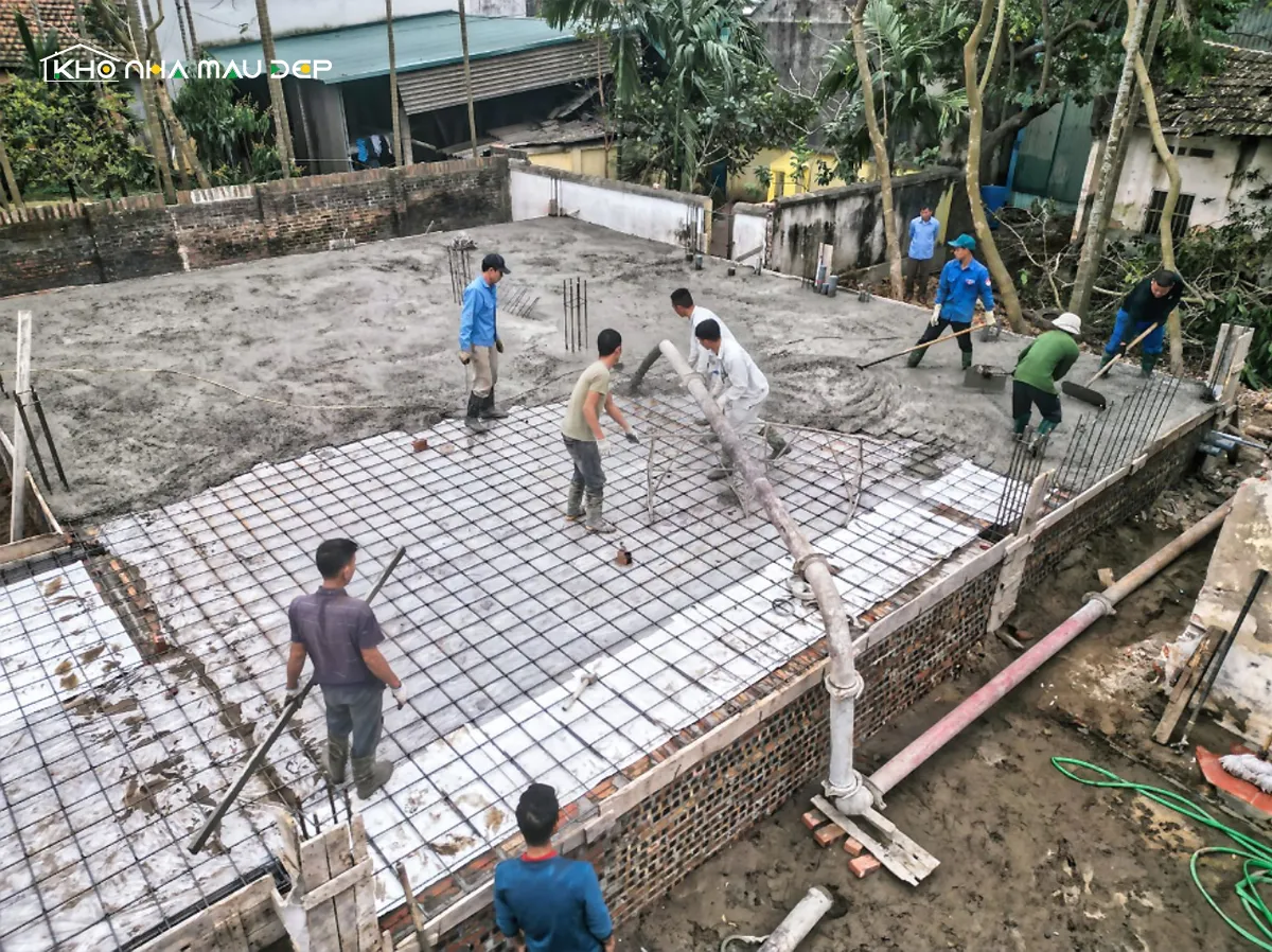 Hình ảnh minh họa dọn dẹp cốp pha và cốt thép