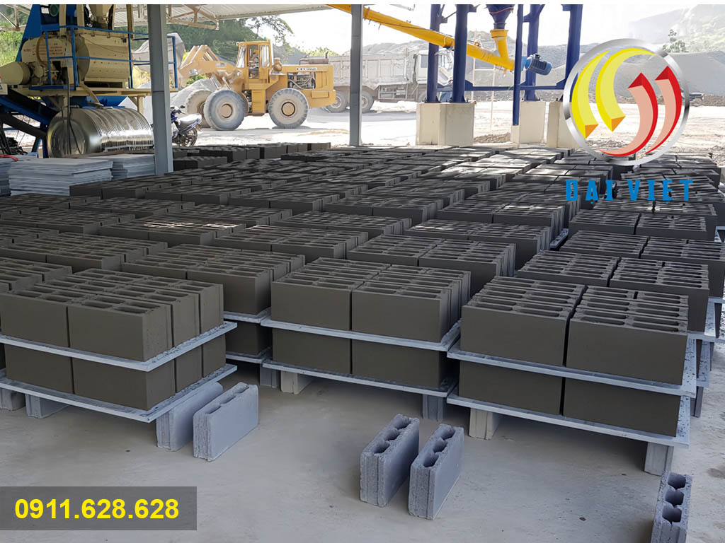 Gạch Bê Tông Cốt Liệu: Khái Niệm, Ưu Nhược Điểm và Phân Loại Chi Tiết