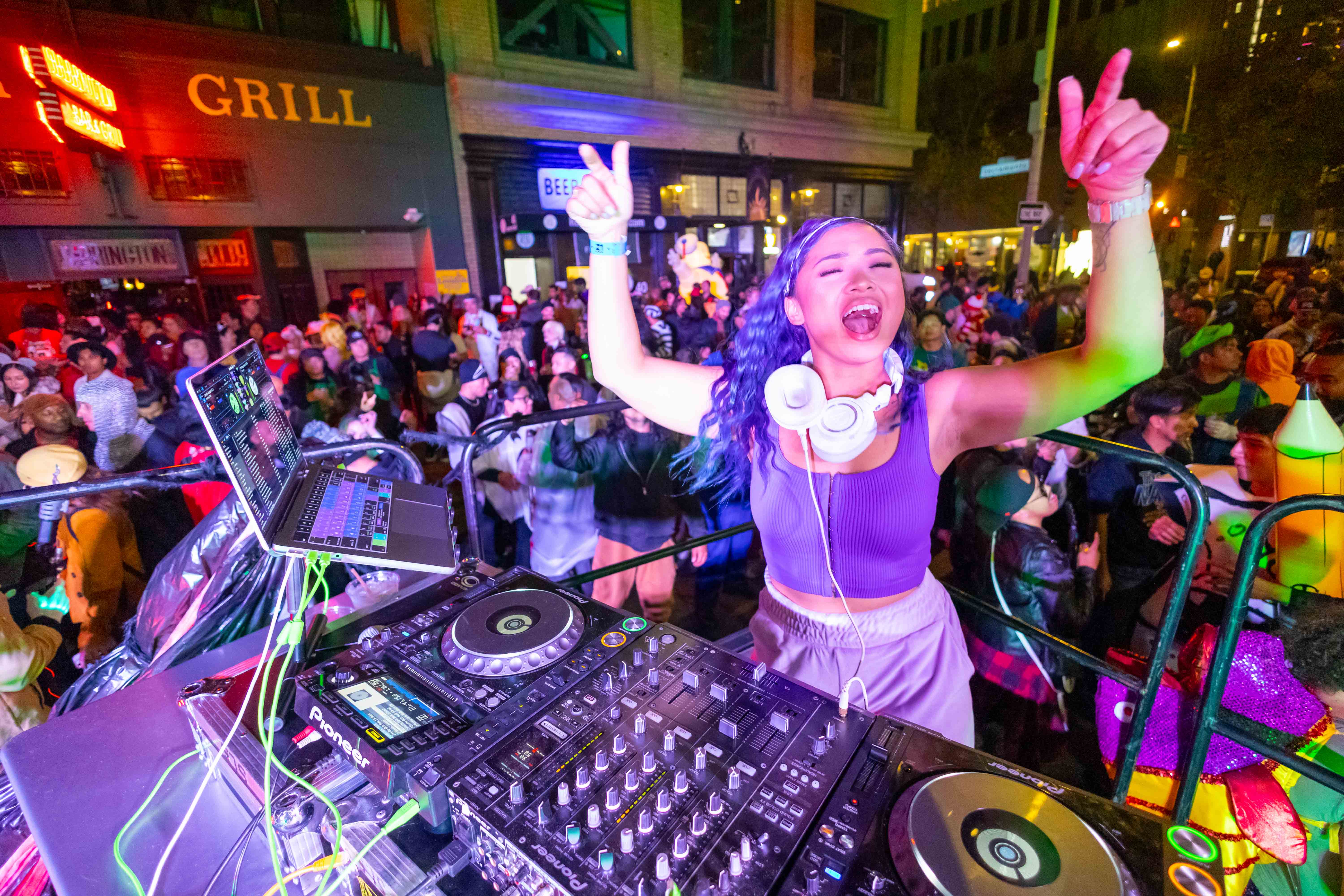 Con Tiện Bê Tông Lan Can: Giải Pháp Trang Trí Sang Trọng Cho Công Trình