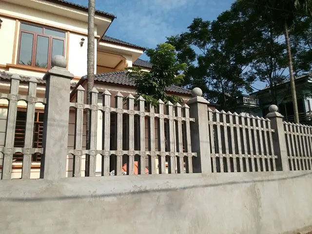 Tường rào bê tông kiểu mũi nhọn