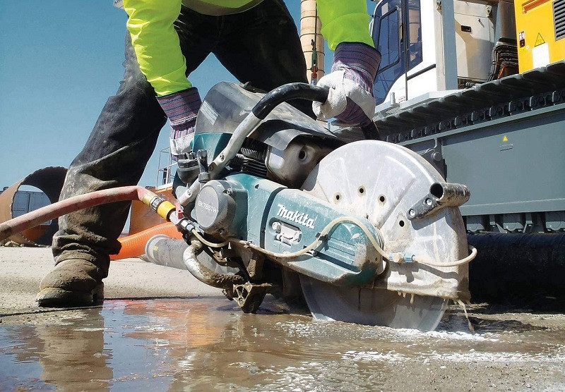 Giá Máy Khoan Bê Tông Makita: Cẩm Nang Chi Tiết Cho Người Dùng